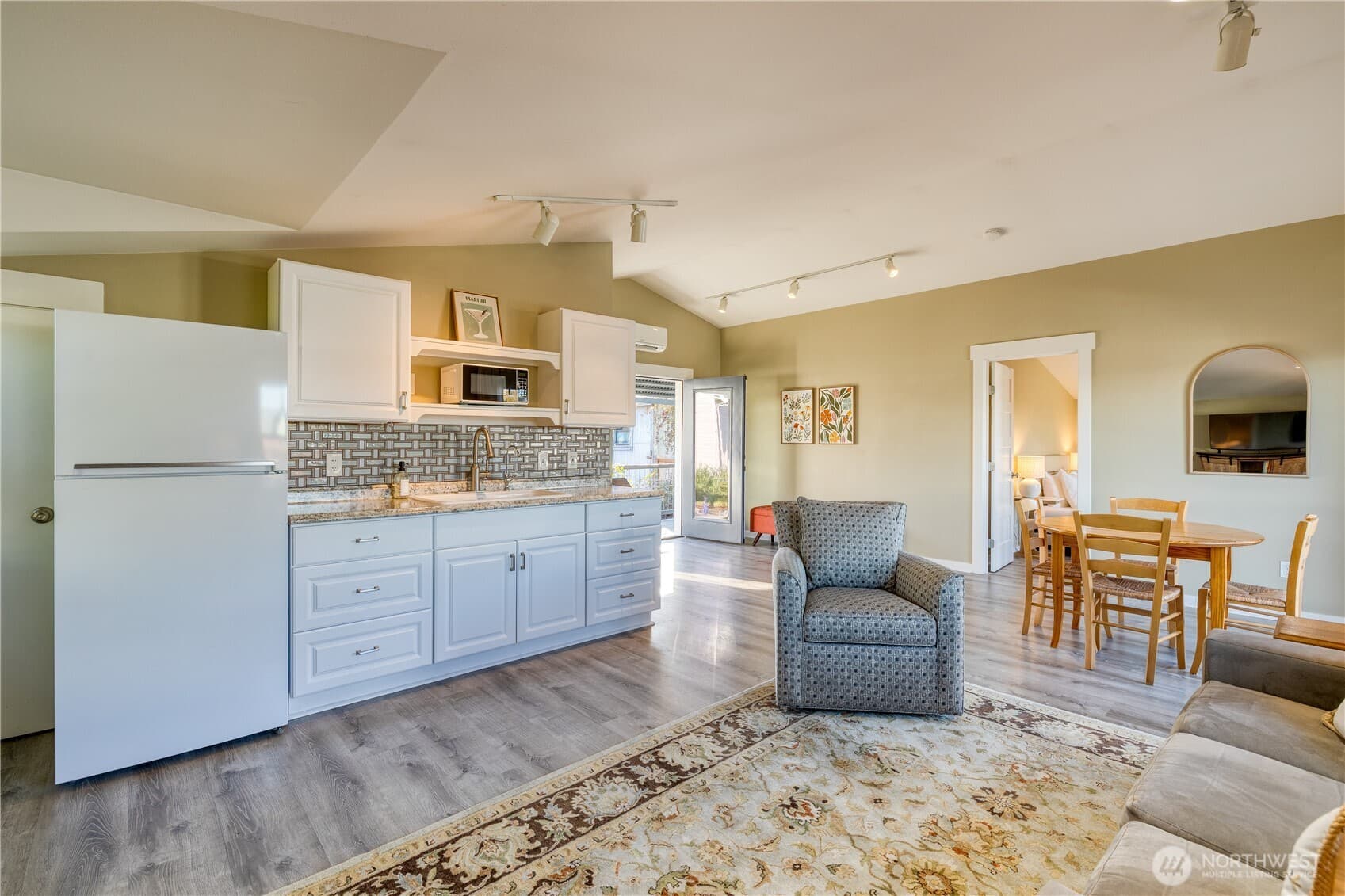 Property photo 33