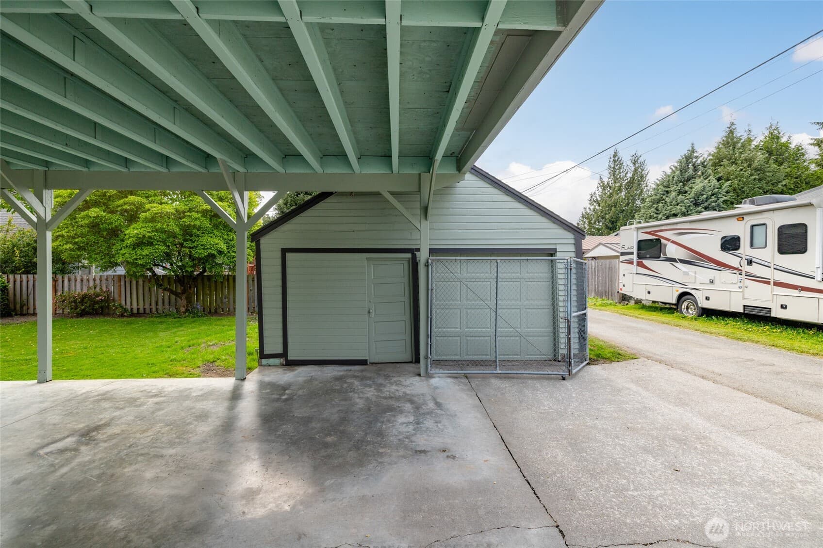 Property photo 33