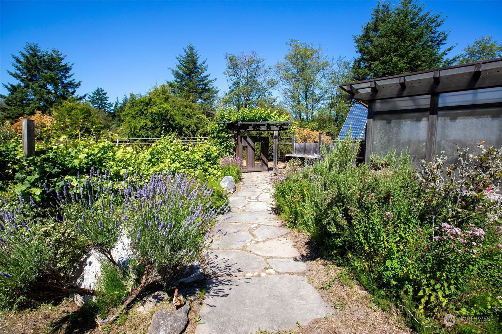 Property photo 37