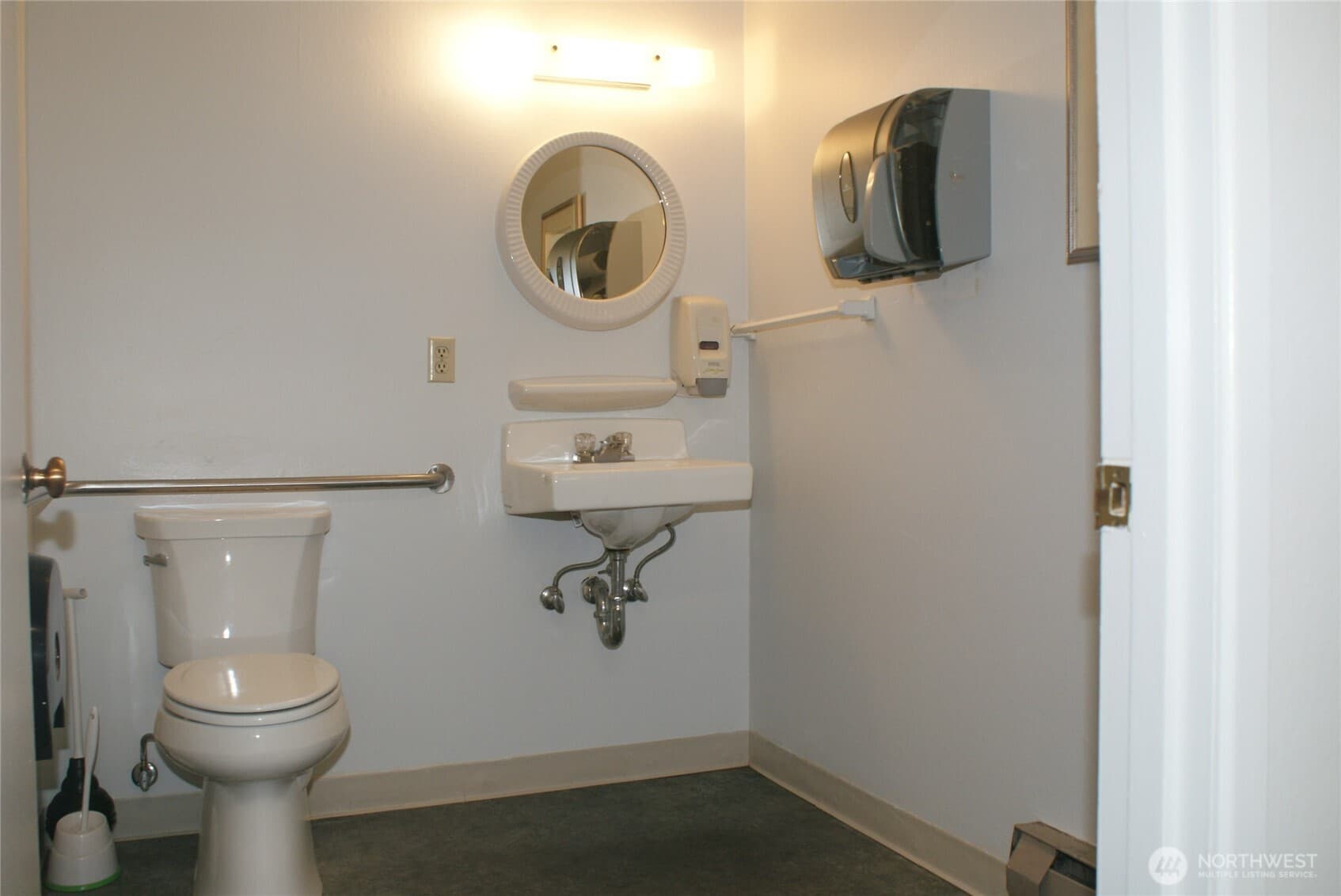 Property photo 28