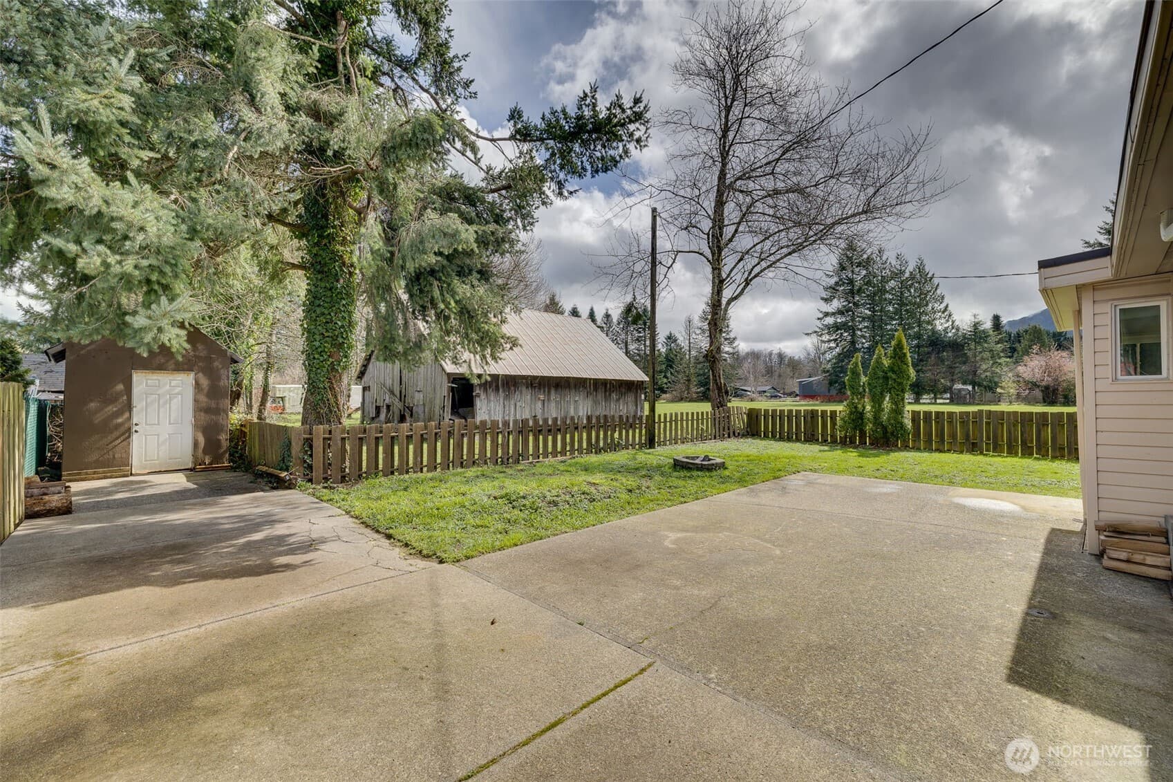 Property photo 35