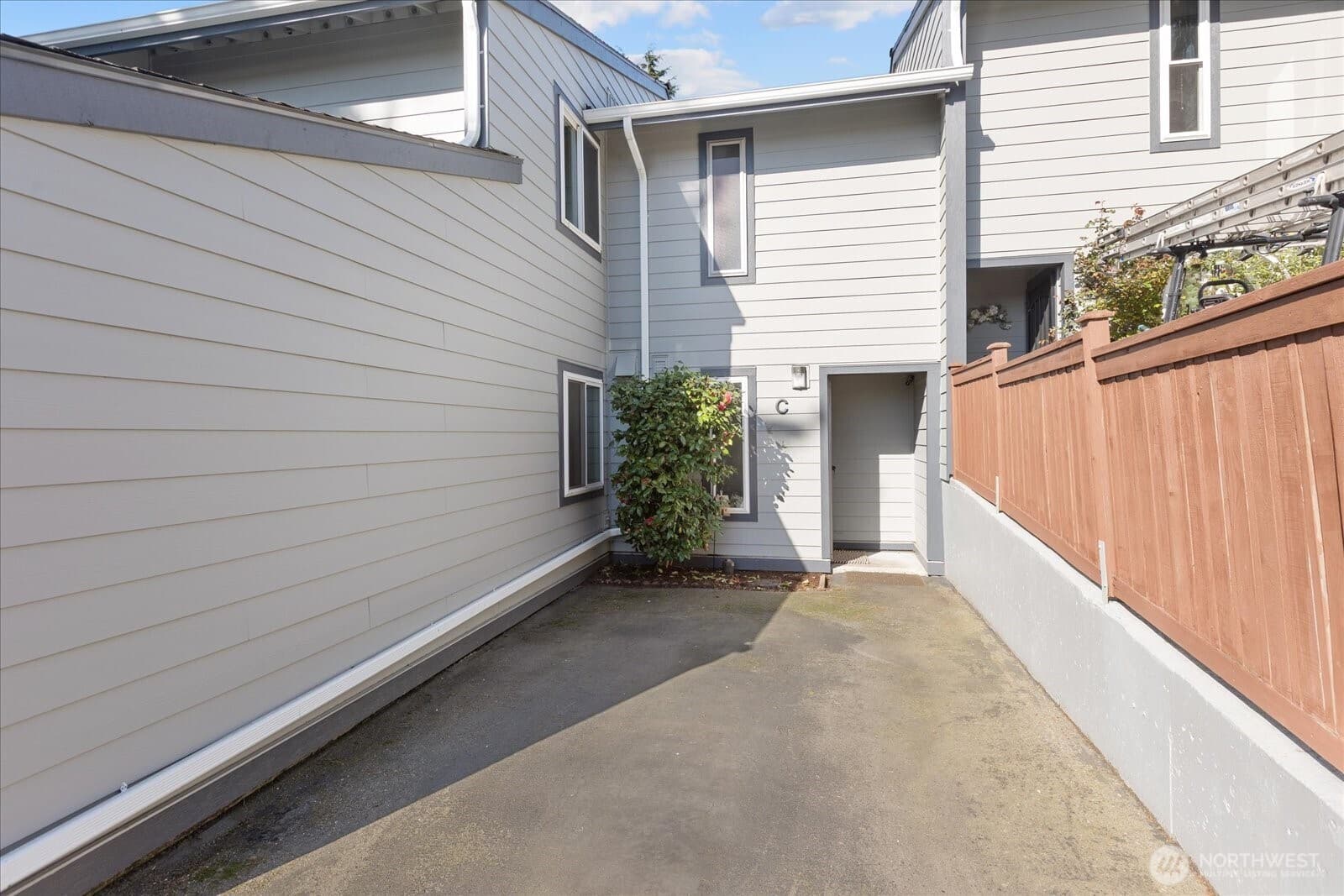 Property photo 33