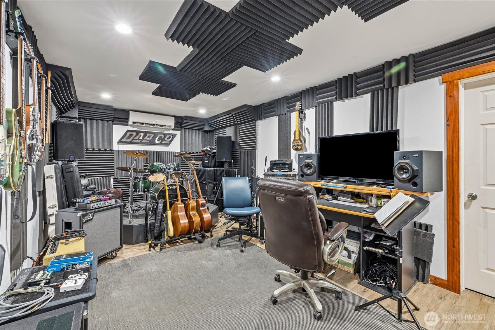 Property photo 33