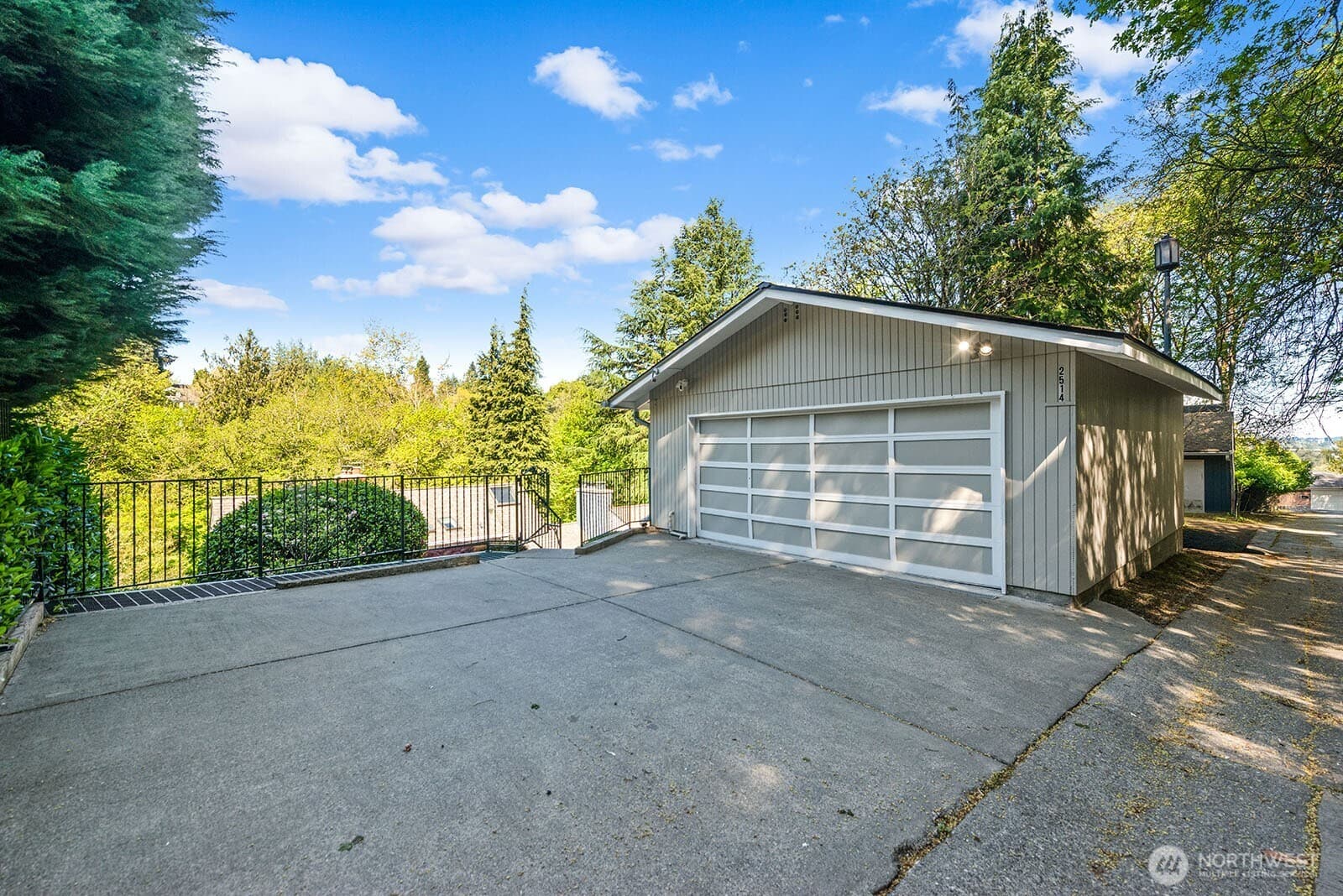 Property photo 36