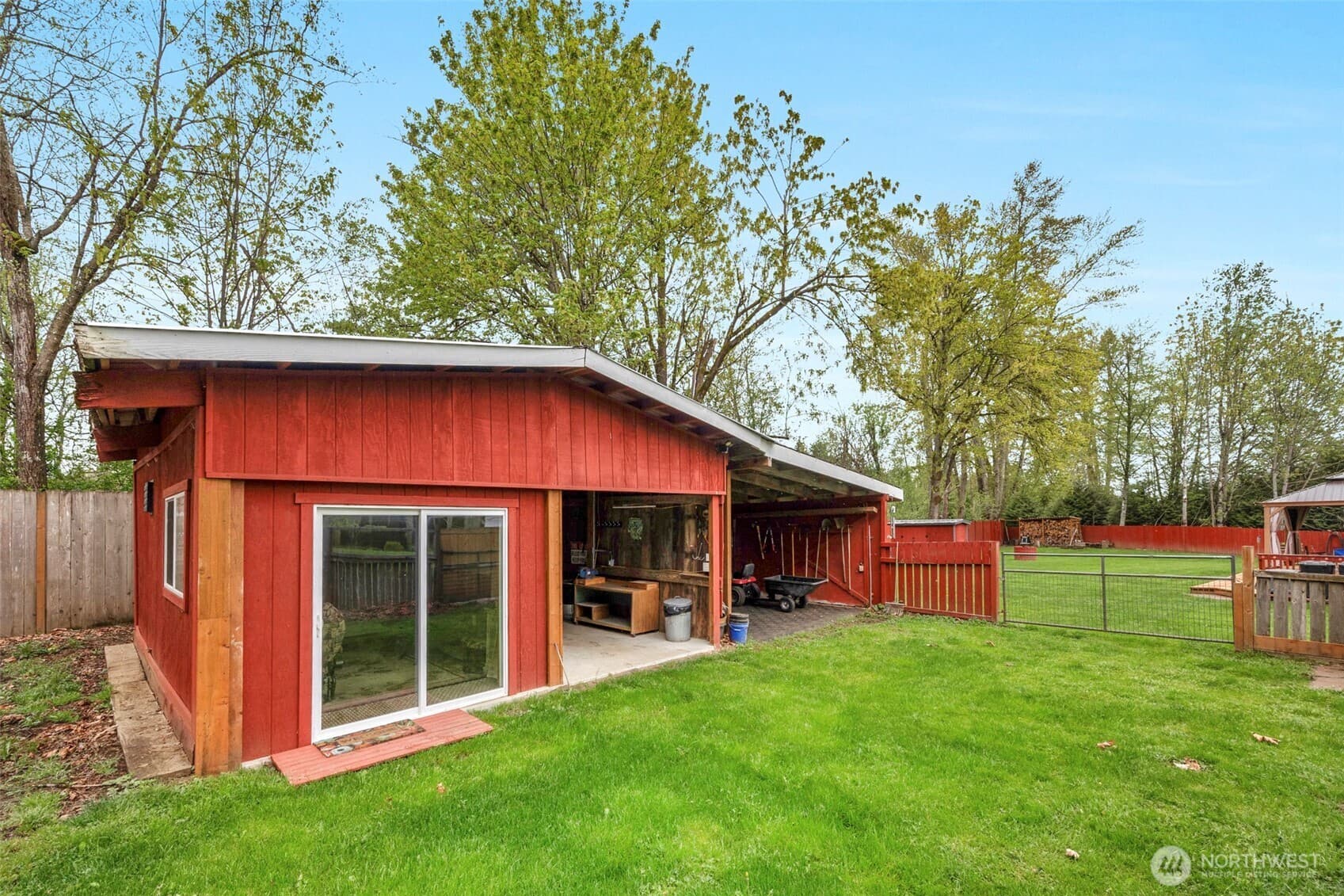 Property photo 32