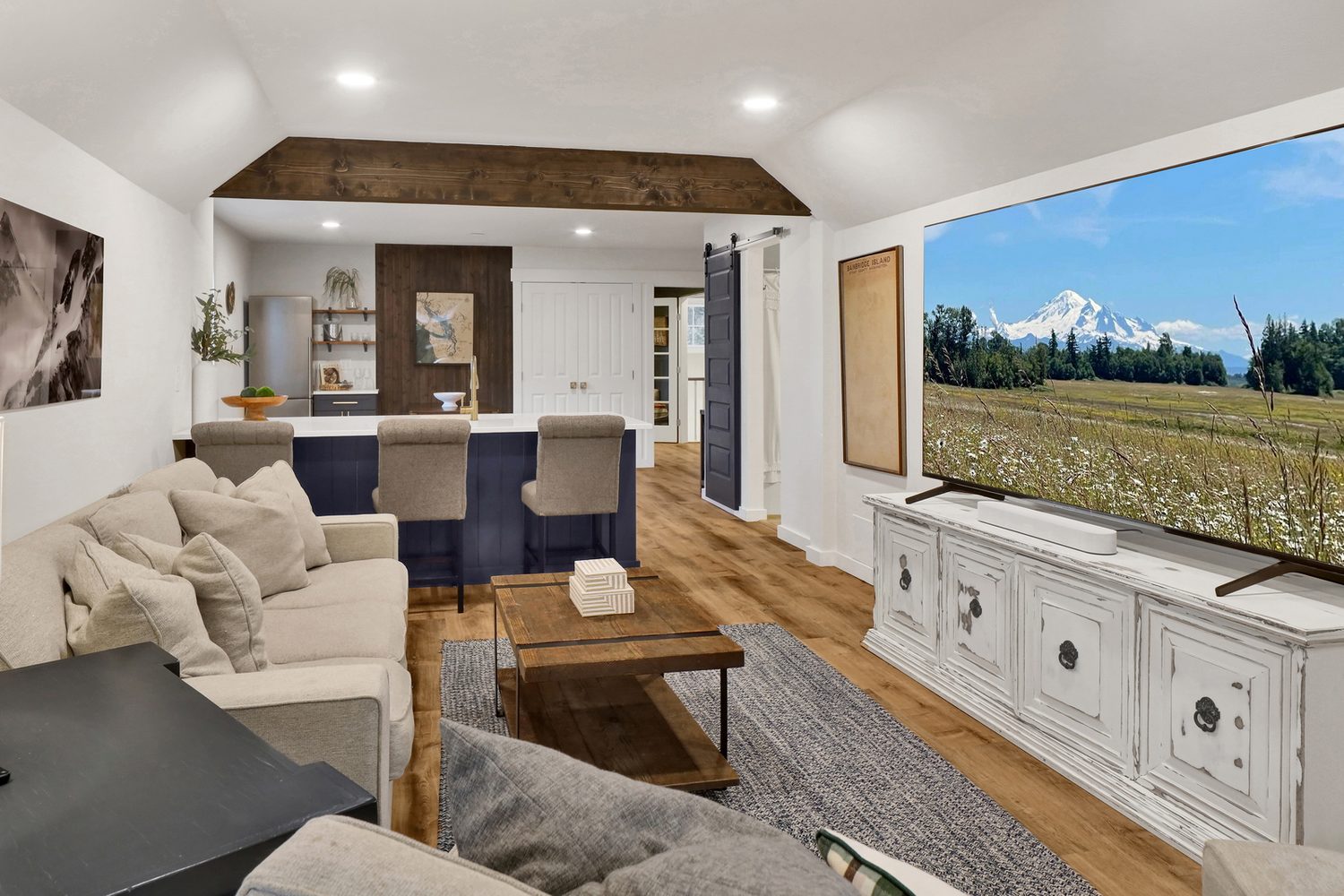 Living area in the private-entry guest quarters