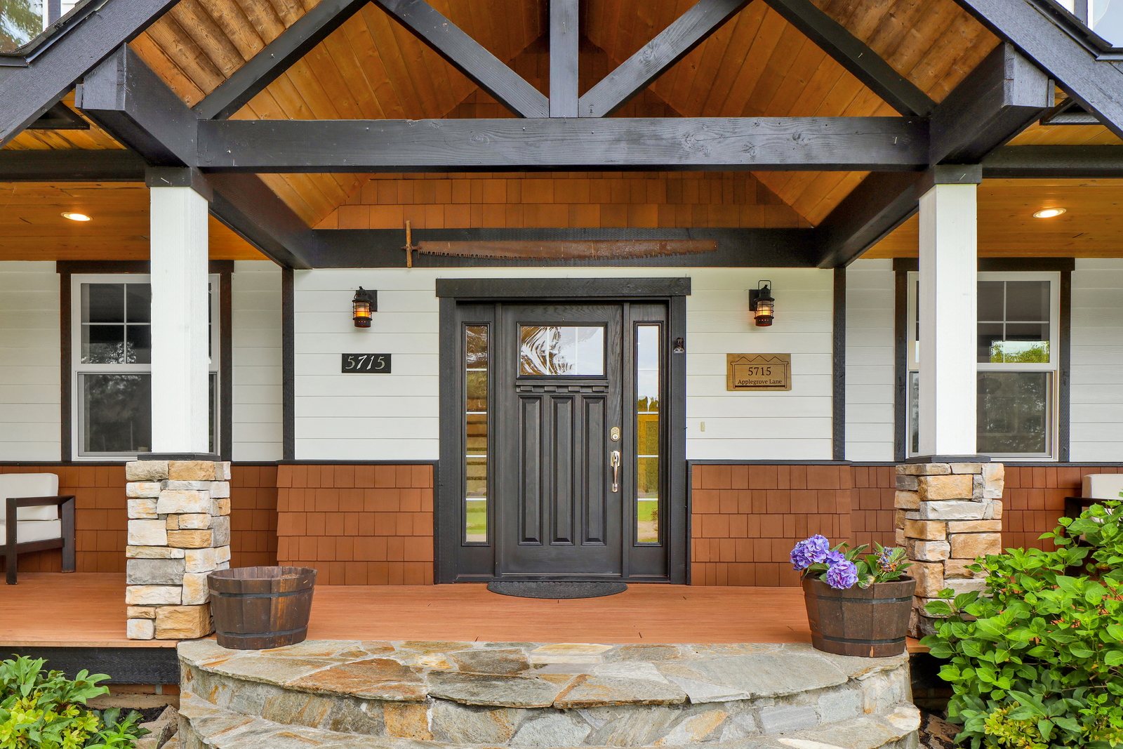 Entry at Applegrove